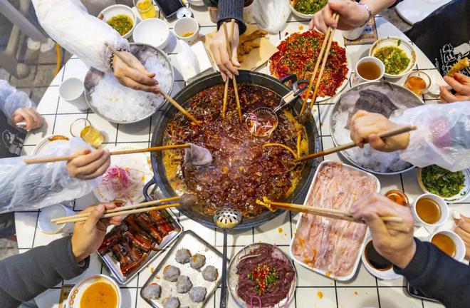 重庆火锅“涮出”3千亿大市场麻将胡了2游戏入口热辣滚烫！(图7)